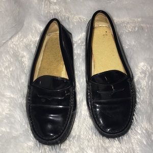 Tod’s patent leather girls loafers size US 1 EU 32